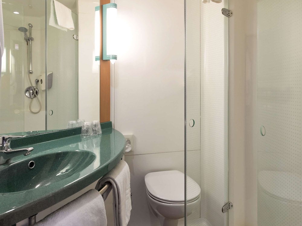 Room, 2 Twin Beds - Photo 4