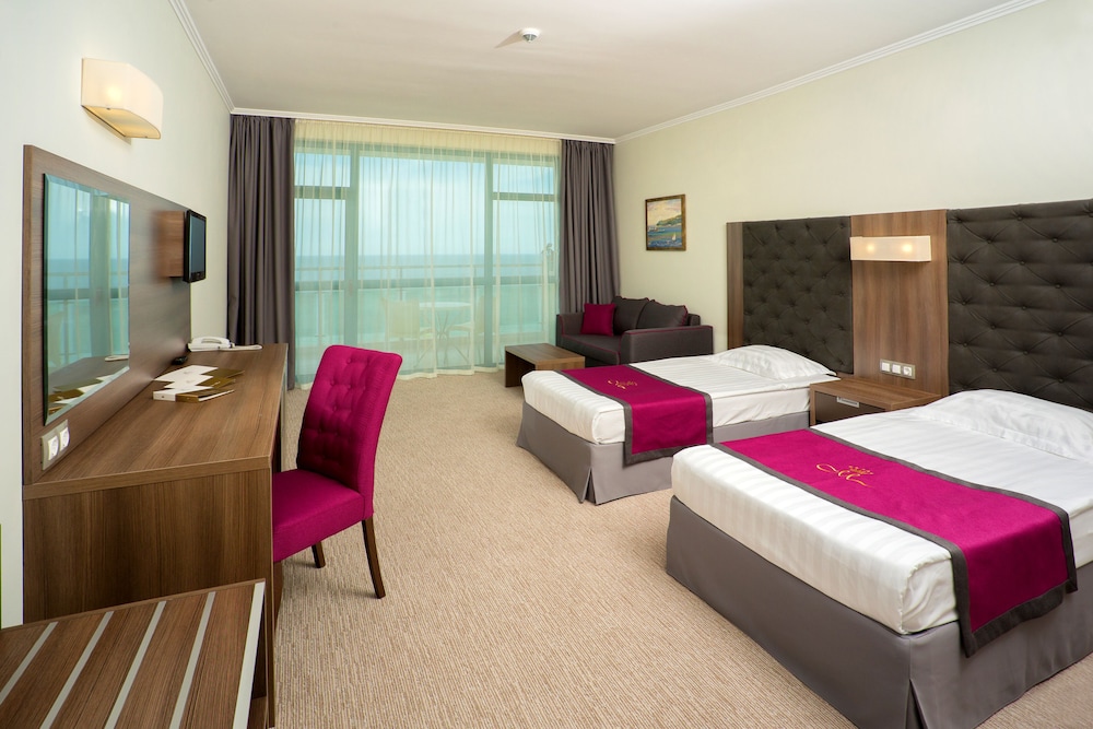Double or Twin Room, Sea View photo 2