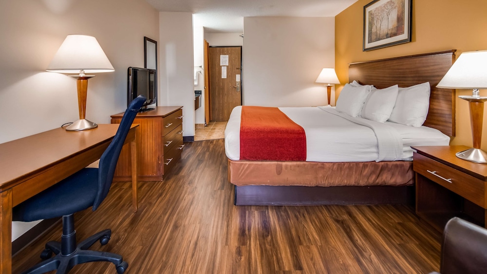 Standard Room, 1 Queen Bed, Accessible, Non Smoking (Refrigerator & Microwave) - Photo 5