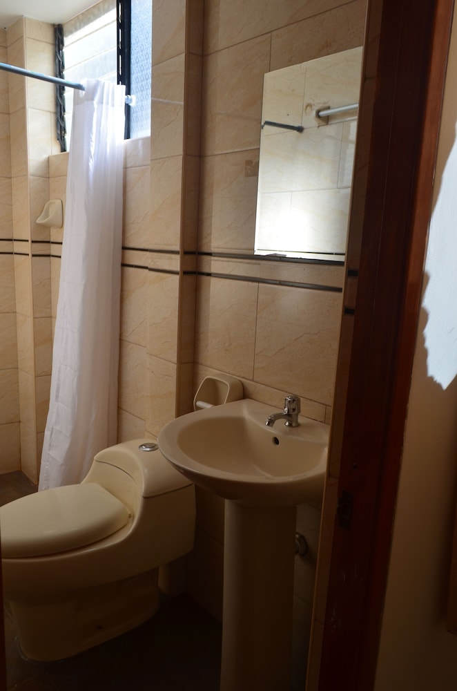 Basic Double Room, 1 Queen Bed photo 3