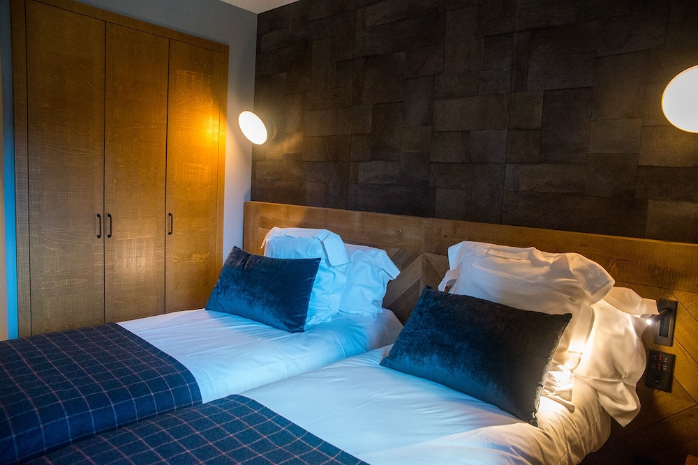 Deluxe Suite - Photo 1