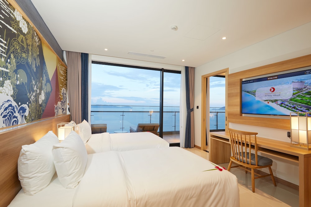 Senior Suite Panoramic Ocean View photo 3