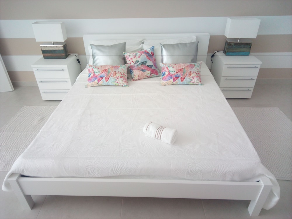 Deluxe Apartment, 2 Bedrooms, Beach View