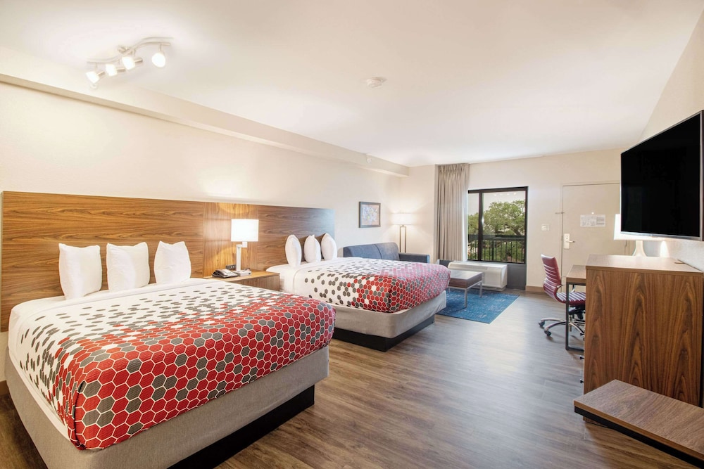 Suite, Multiple Beds, Non Smoking - Photo 1