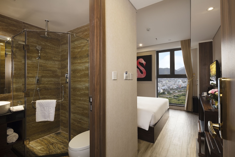 Deluxe Double Room, City View - Photo 11