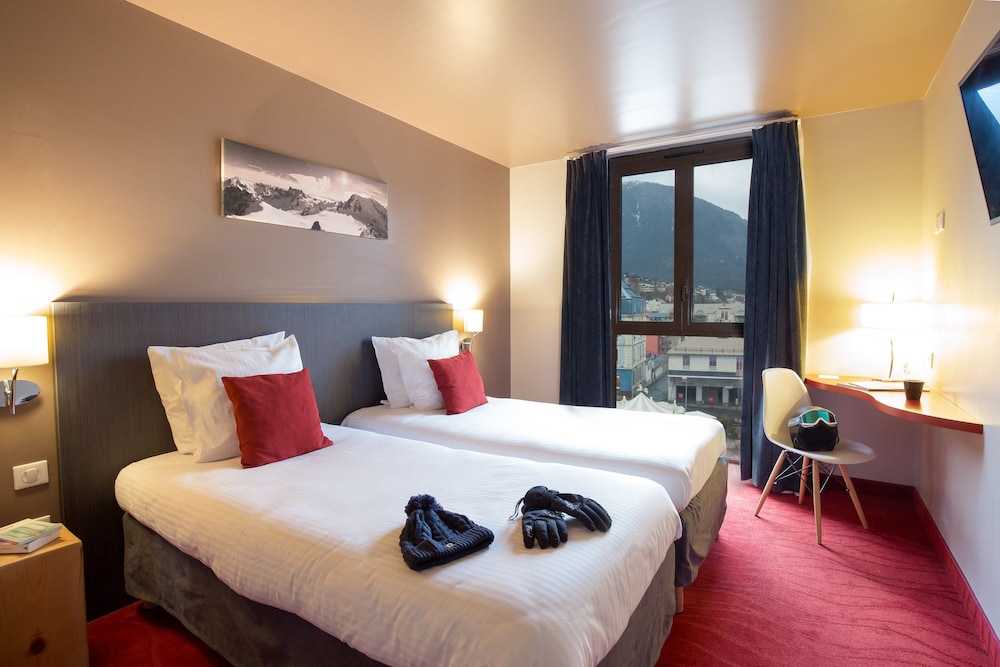Superior Twin Room, Resort View - Photo 8