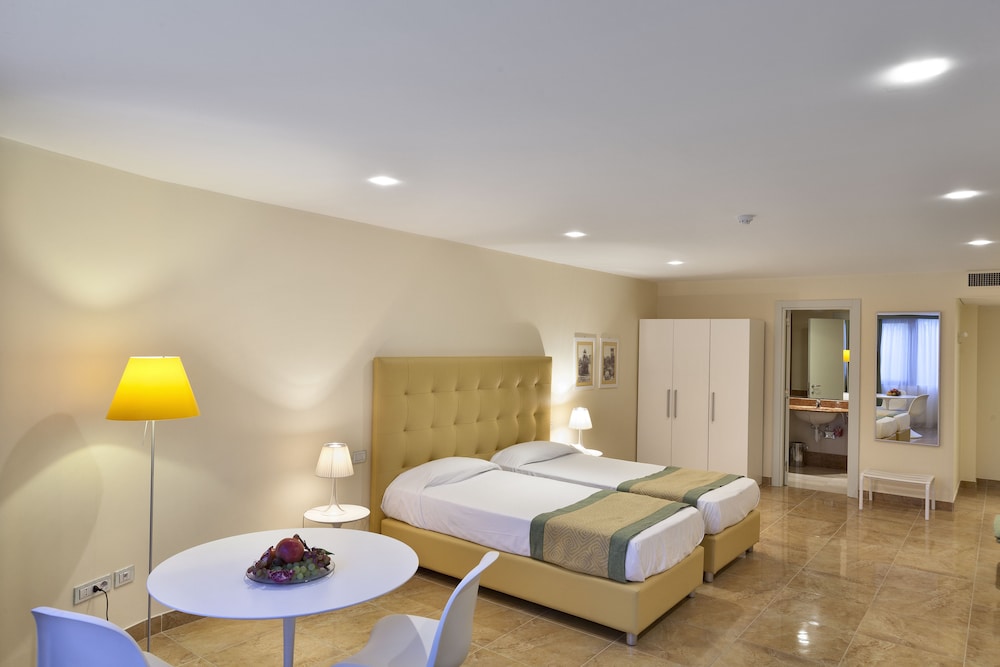 Superior Twin Room, 1 Double Bed photo 2