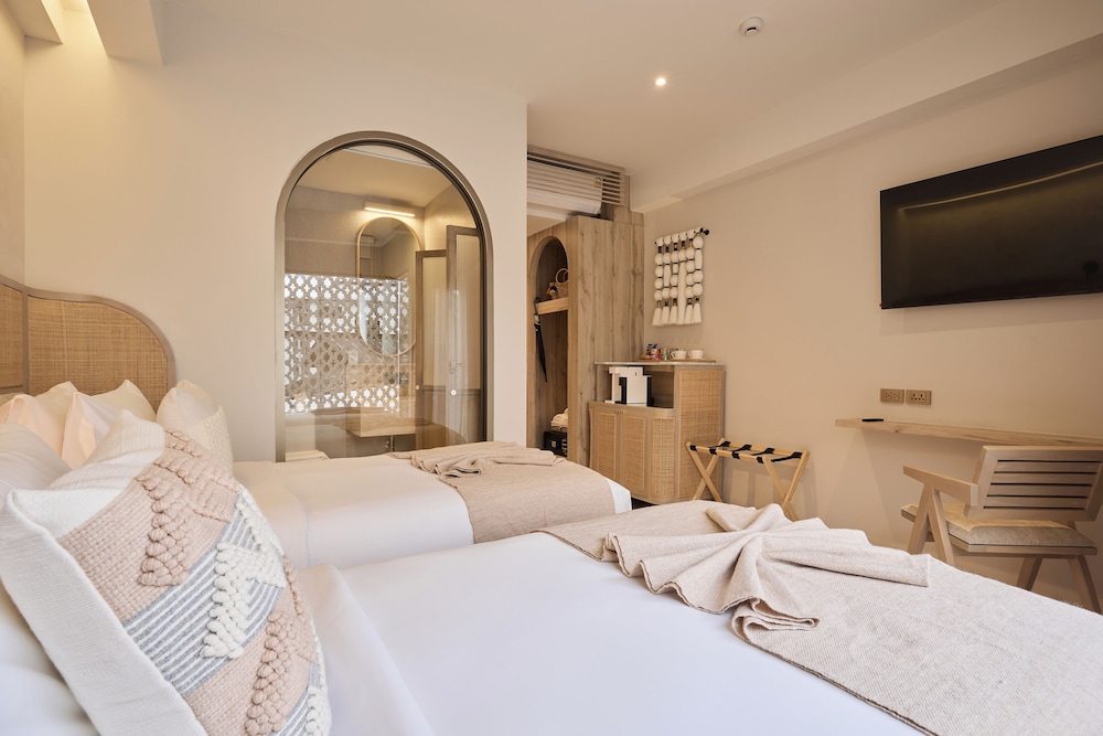 Classic Room, Multiple Beds