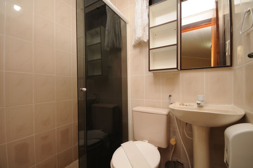 Standard Quadruple Room - Photo 5