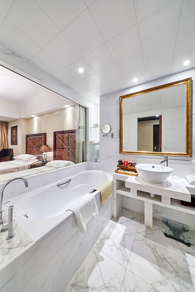 Standard Twin Room - Photo 4