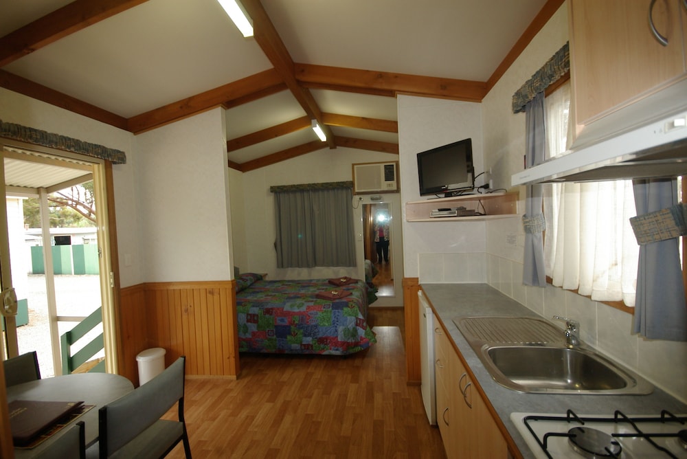 Standard Suite, 2 Bedrooms, Non Smoking, Kitchen (Ensuite Cabin) photo 1