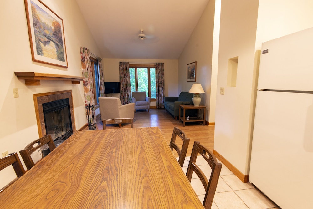 Cottage, 2 Bedrooms (Pet Friendly for a $50 fee) photo 3
