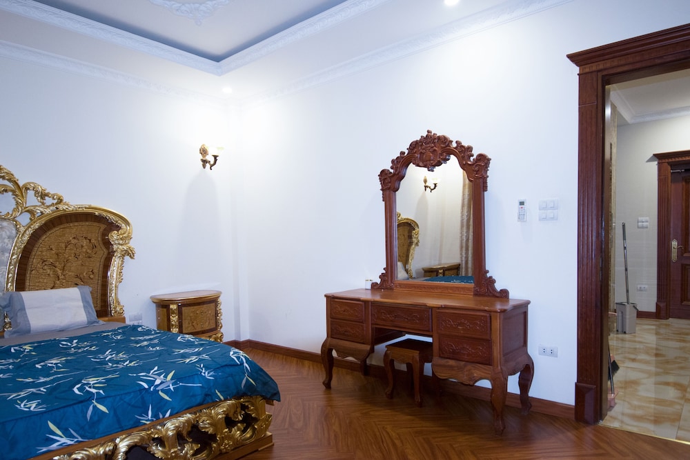 Deluxe Double Room, 1 King Bed, Balcony, City View photo 3