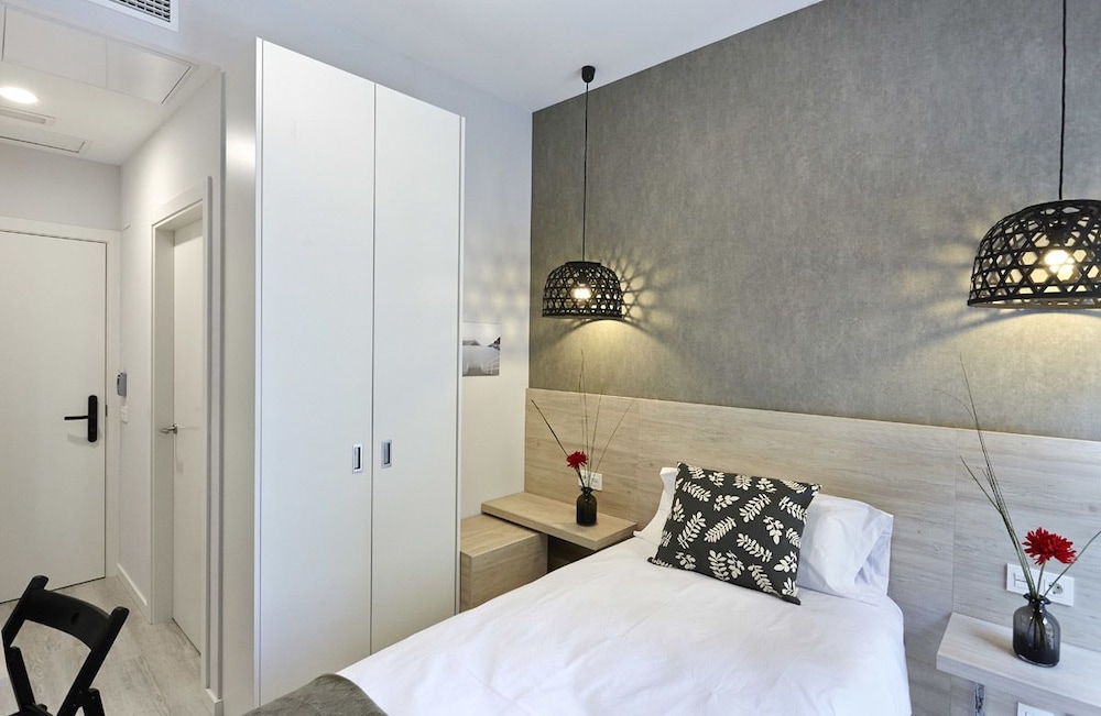 Single Room photo 3