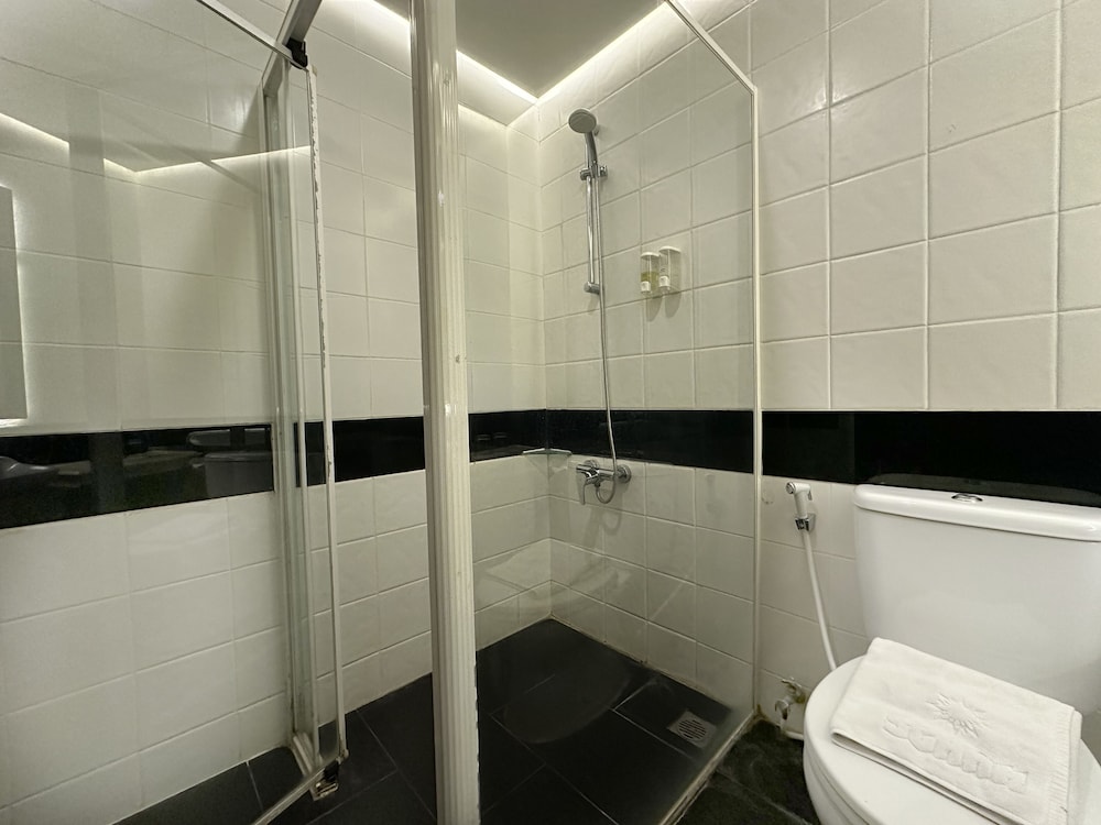 Executive Room - Photo 3