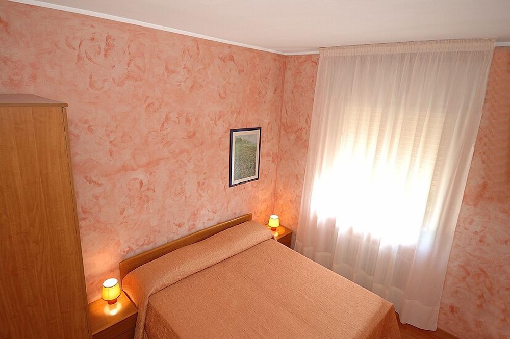 Double or Twin Room, Shared Bathroom photo 1