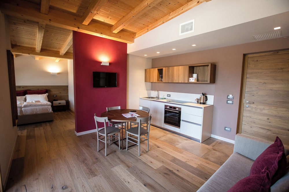 Standard Apartment, 1 Bedroom, Courtyard View photo 1