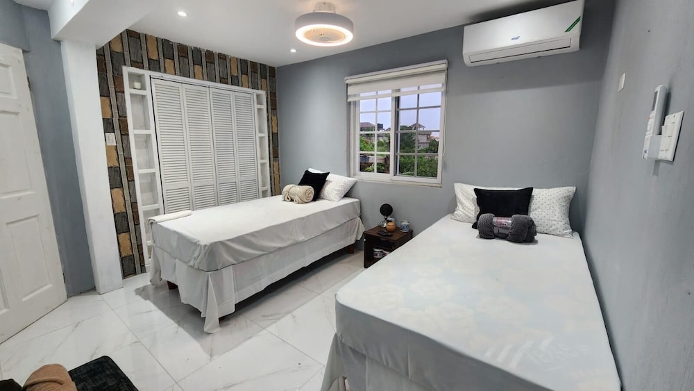 Luxury Apartment photo 3