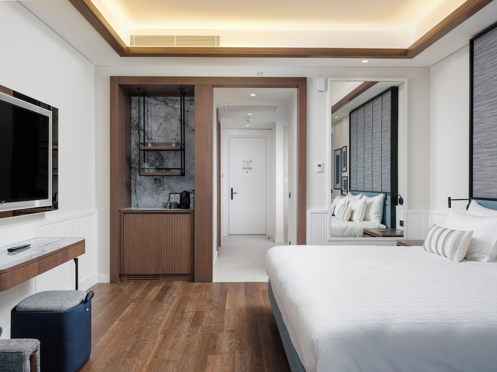 Deluxe Swim-Up Room Sea Side (Community Zone) photo 3