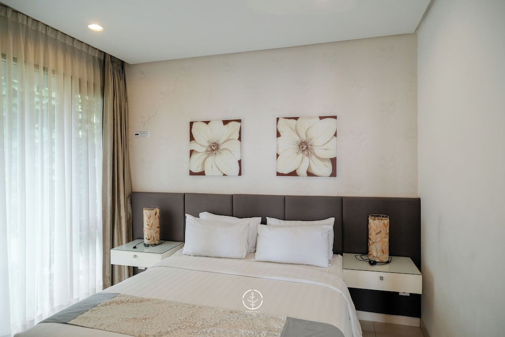 5 bedrooms villa pool photo 1