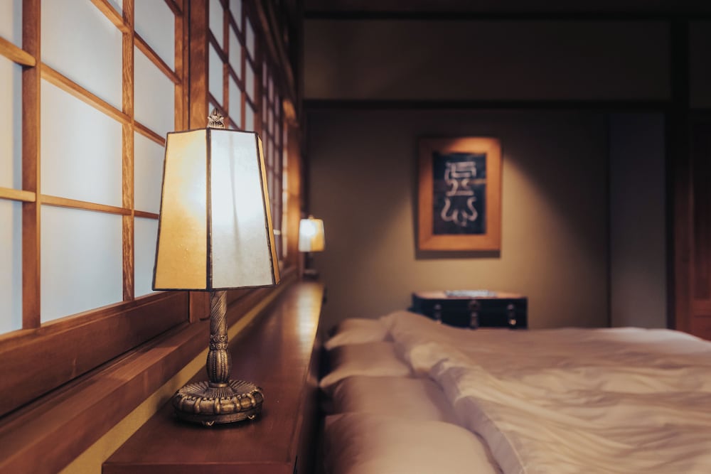 Standard Room (特別室離れ庭＆露天風呂付　「考槃居」) thumbnail 6