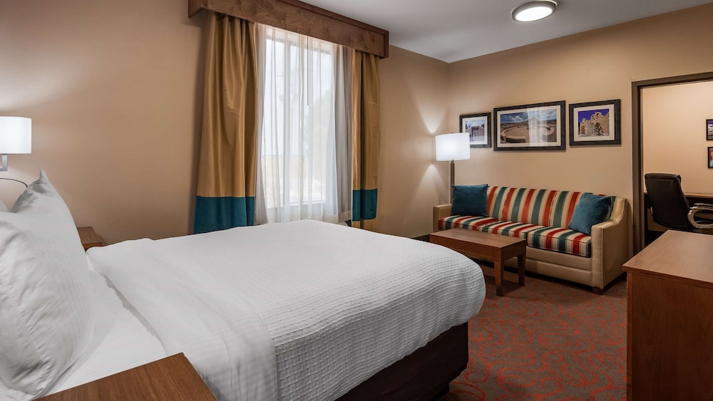 Suite, Multiple Beds, Non Smoking, Refrigerator & Microwave (with Sofabed) - Photo 1
