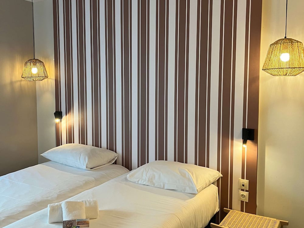 Standard Room, 2 Twin Beds - Photo 3