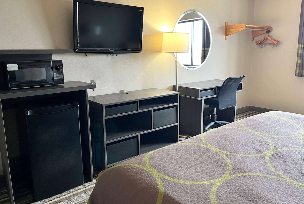 Room, 1 King Bed, Accessible, Non Smoking - Photo 1