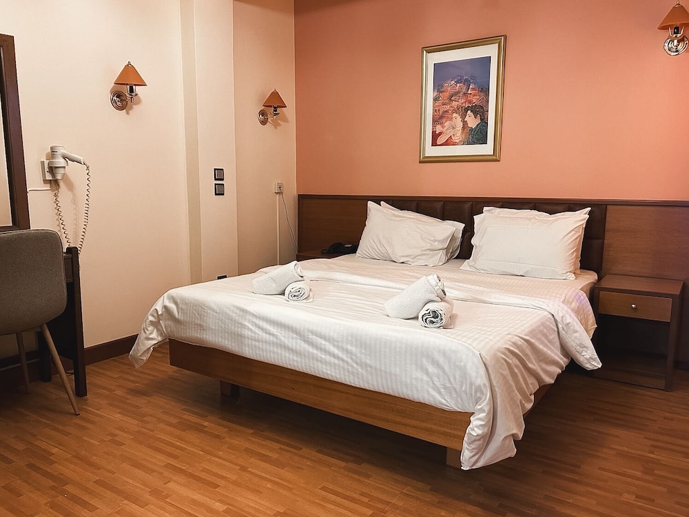 Double or Twin Room - Photo 7