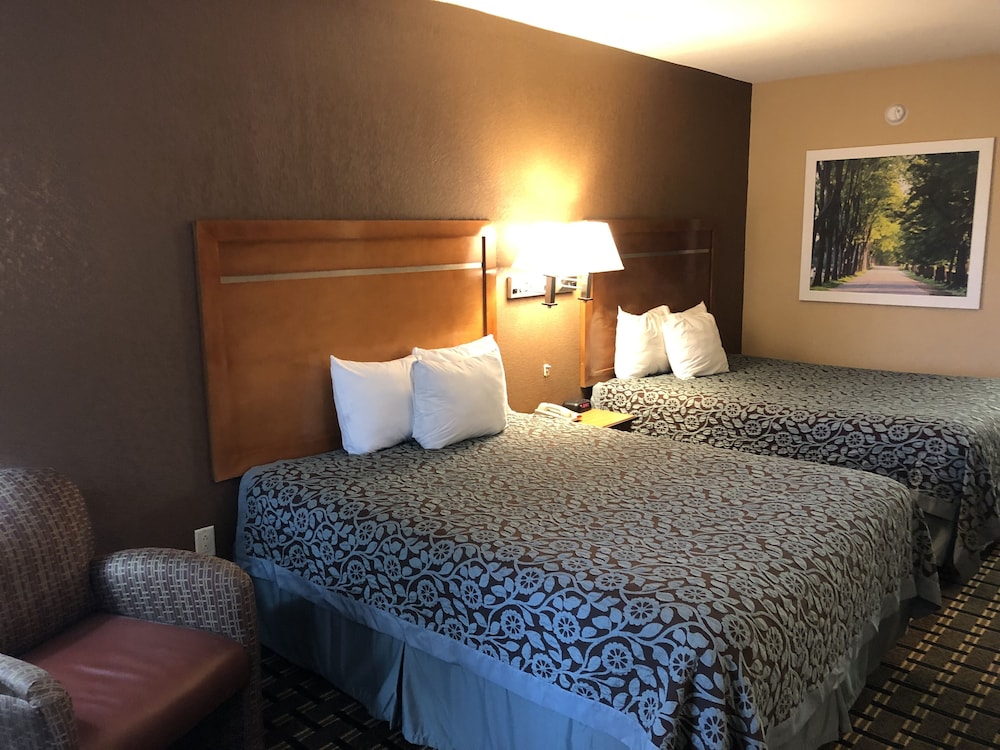 Room, 2 Queen Beds, Non Smoking