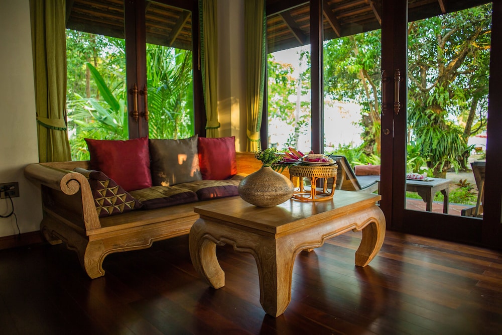 Beach Front  Villa - Photo 3