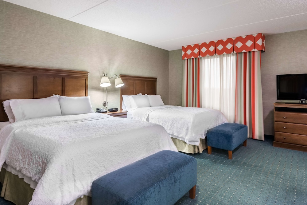 Room, 2 Queen Beds, Accessible, Bathtub - Photo 3