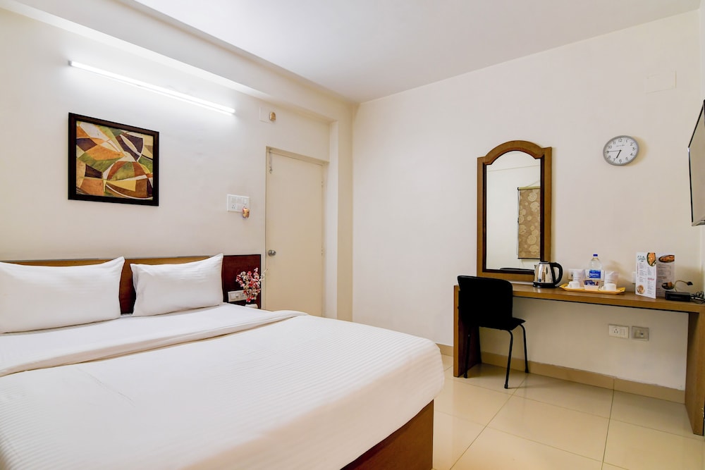 Deluxe Double Room, 1 King Bed, City View
