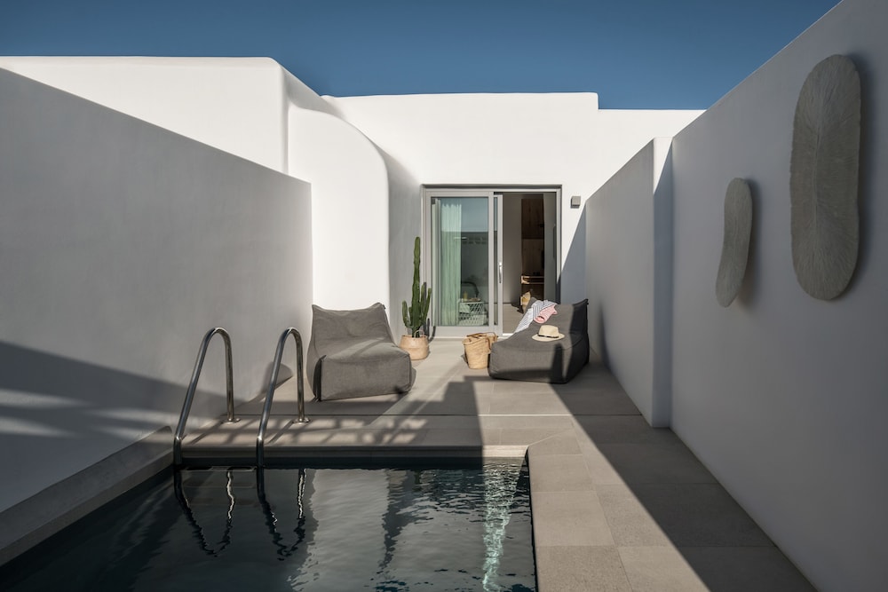 Deluxe Room, Private Pool - Photo 2