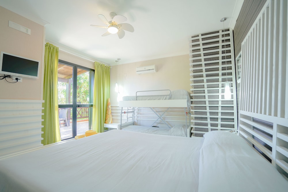 Family Room, Multiple Beds photo 1