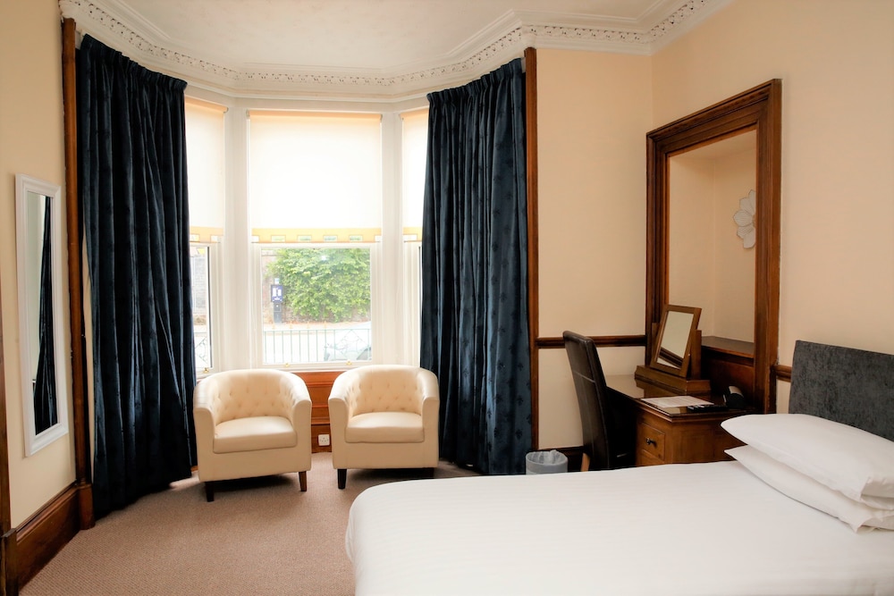 Twin Room, Ensuite photo 3