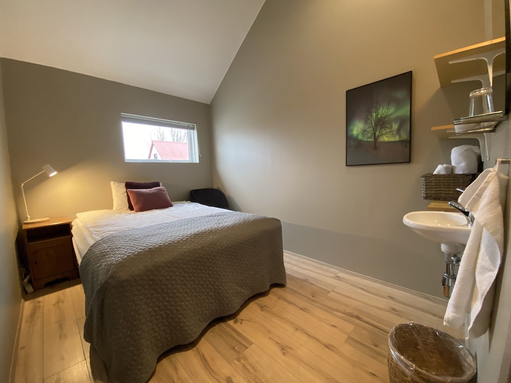 Standard Single Room, Shared Bathroom