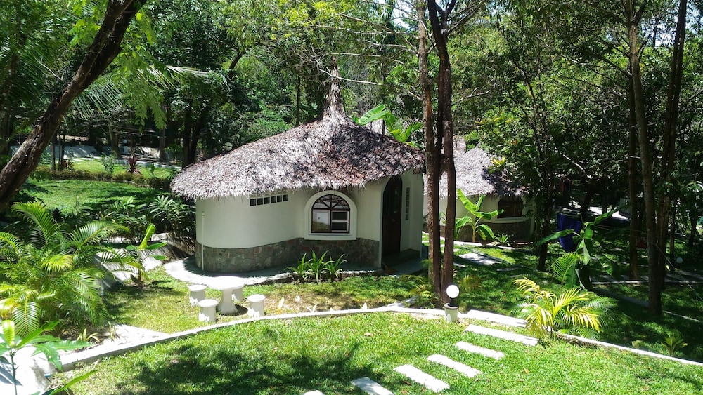 Bungalow, 1 Bedroom, Ensuite, Garden View photo 2