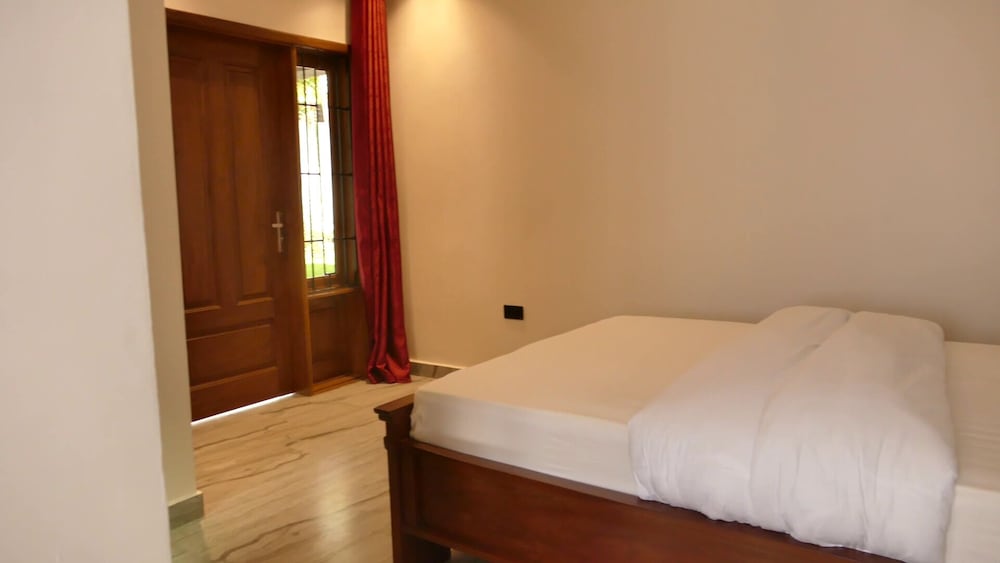 Double Room, Housekeeping