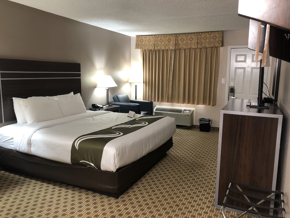 Standard Room, 1 King Bed, Smoking