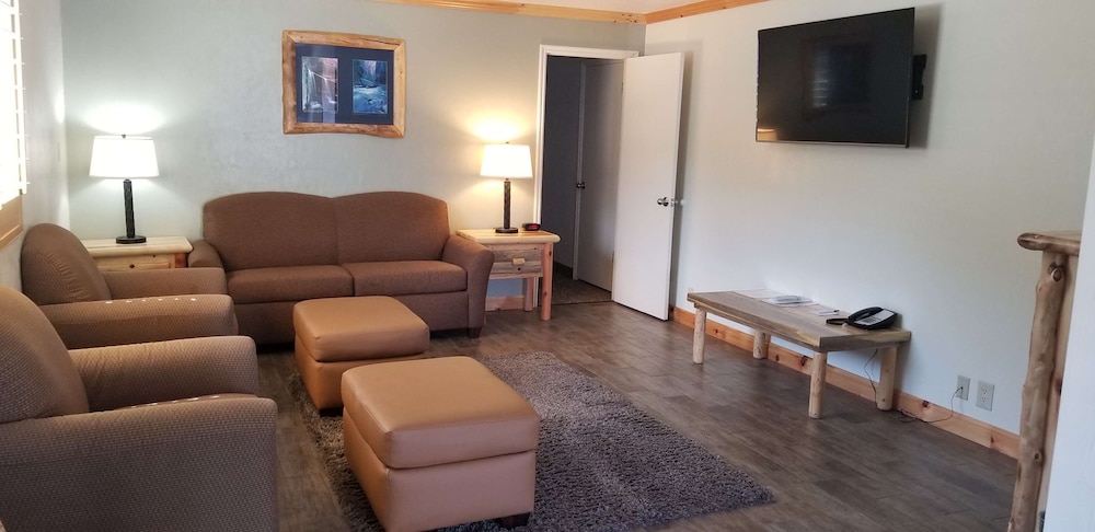Suite, 1 King Bed, Non Smoking (Walk-In Shower)