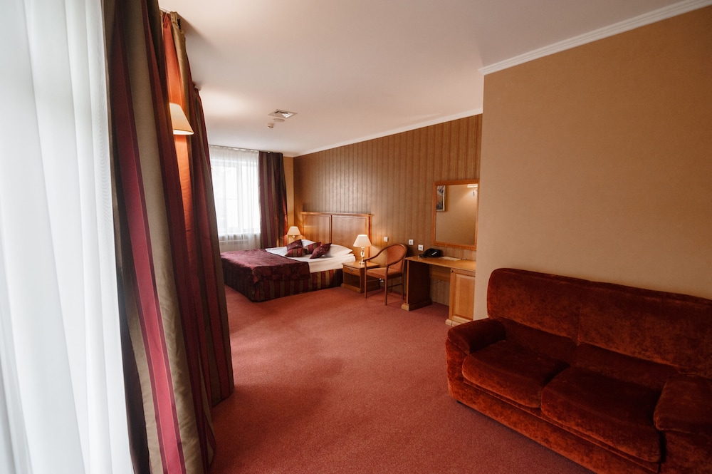 Suite, 1 Queen Bed