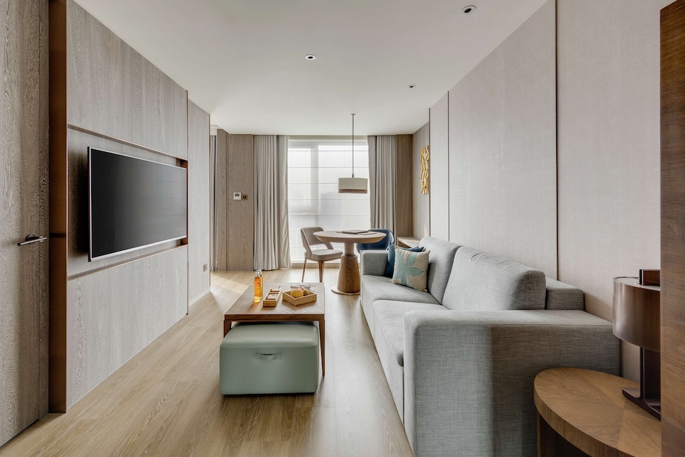 Corner Suite, 1 King Bed