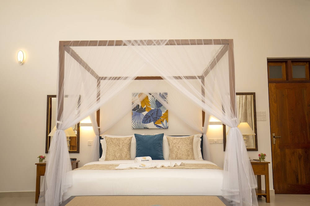 Royal Suite, 1 King Bed, Patio, Garden Area photo 2