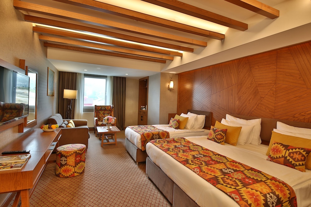 Superior Triple Room photo 2