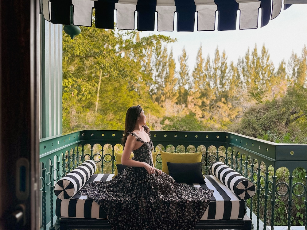 Classic Room, 1 King Bed, Garden View - Photo 9