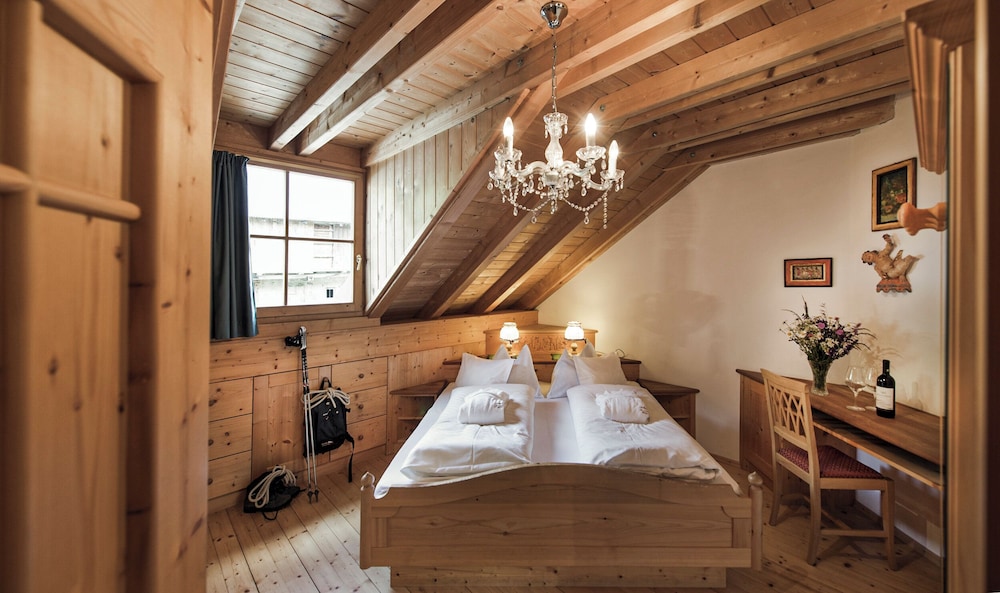 Family Suite 403 in the Dependance with balcony and Dolomite view photo 2
