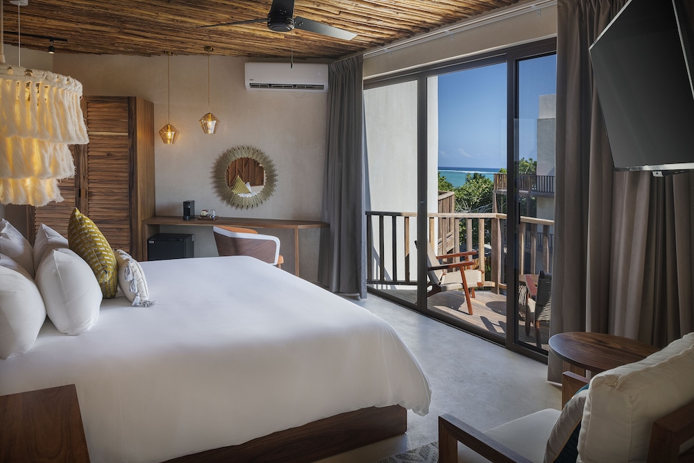 Rooftop Suite - Photo 1