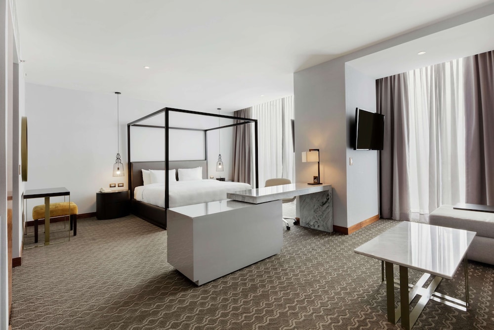 Premium Suite, 1 King Bed, Non Smoking, Terrace - Photo 2