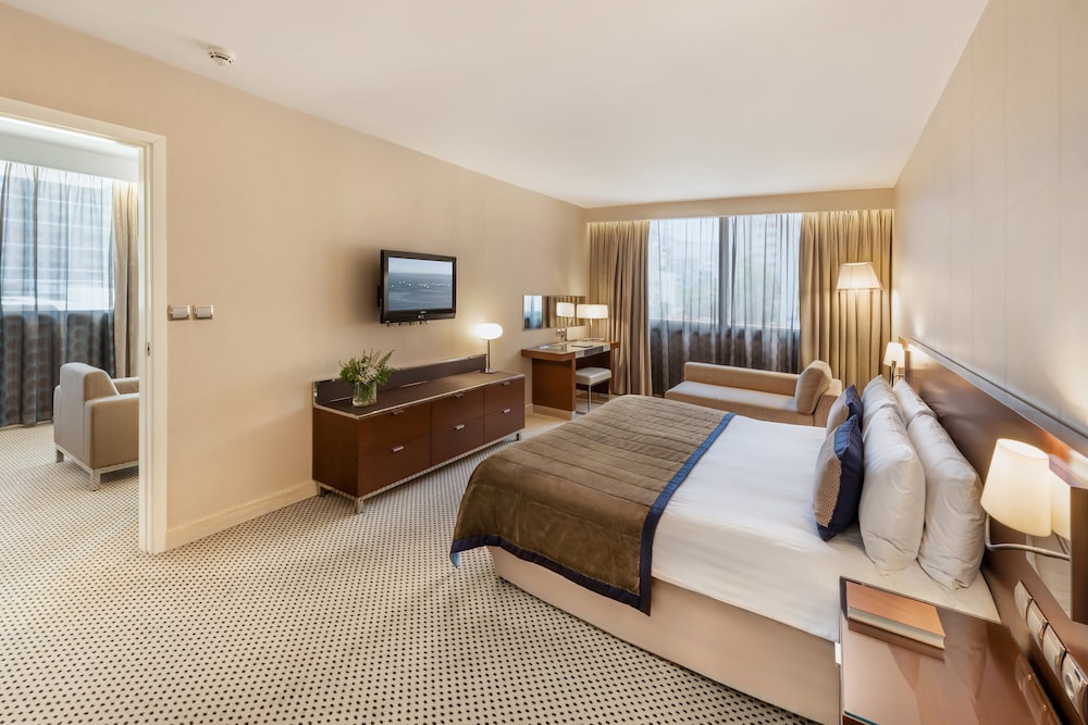 Suite, 1 Bedroom, Balcony photo 2